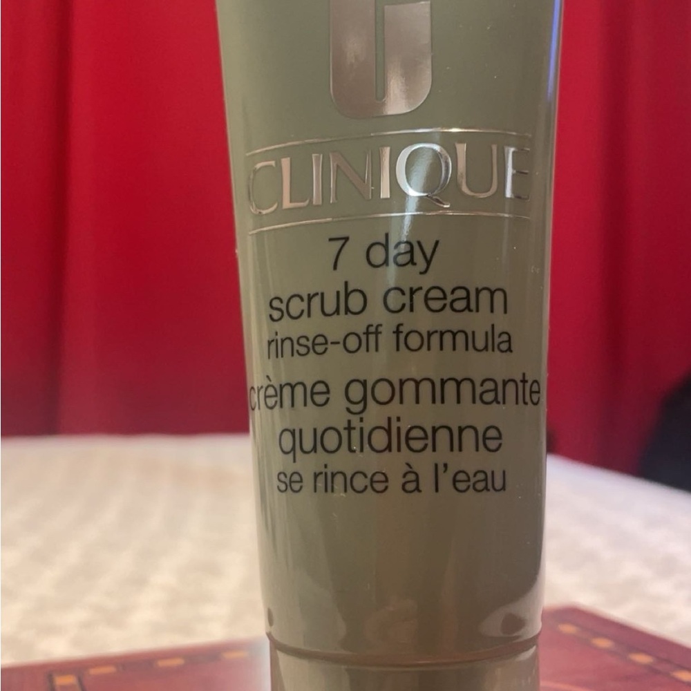 Clinique 7 Day Scrub Cream - Olive Green